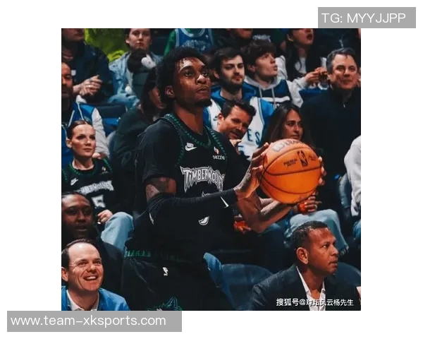 爱德华兹高效得分难救主球队失利全场19投11中砍下31分表现依旧亮眼